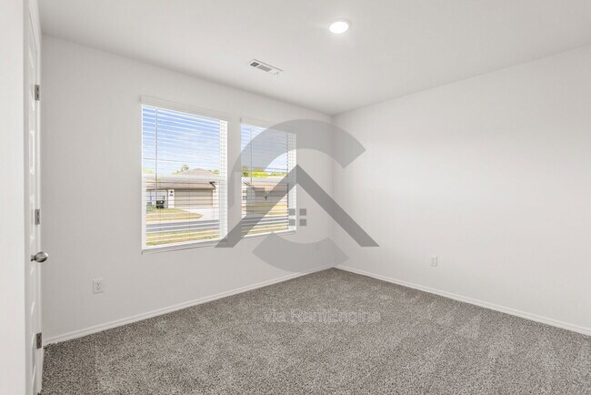 Building Photo - 110 E Sunbelt Ct