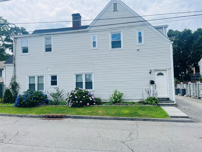 Primary Photo - 231 Eastern Ave
