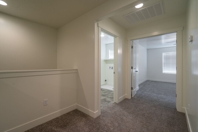 Building Photo - Desert Canyons End Unit – 4-Bedroom, 2.5-B...