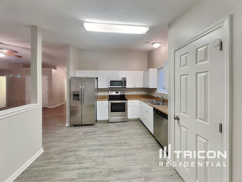 Building Photo - 8004 Seattle Slew Ct