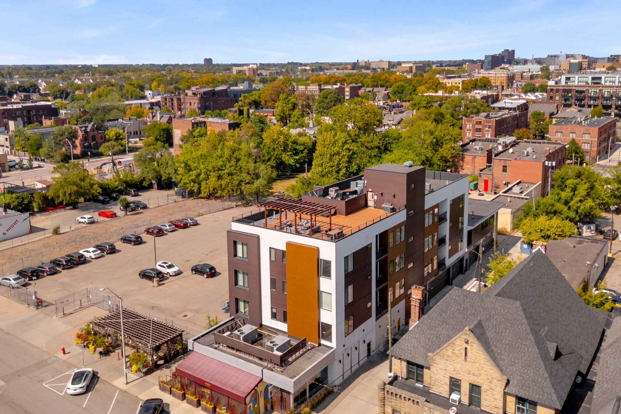 Building Photo - 438 Selden St