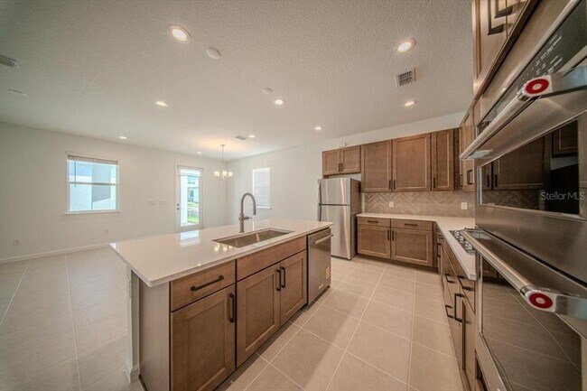Building Photo - 1414 RIDGEBACK Ln