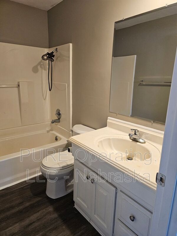 Building Photo - 8624 Templeton Dr