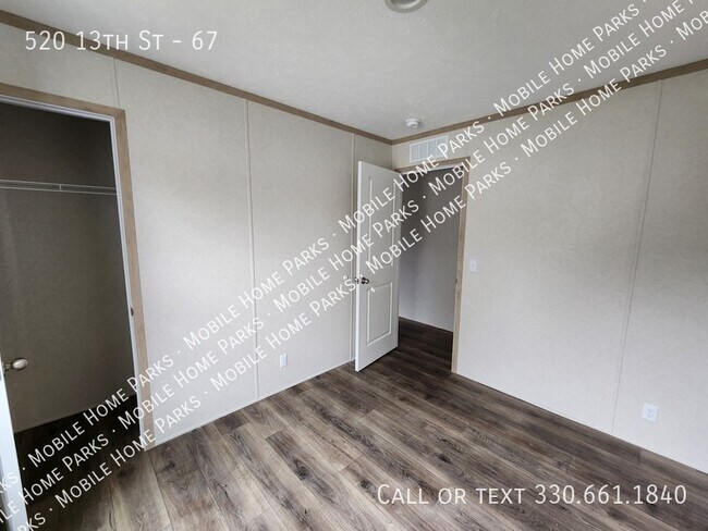 Building Photo - 520 13th St