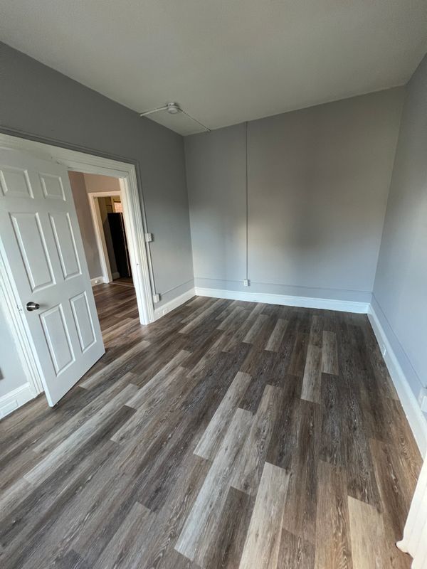 Building Photo - 806 Ferry St