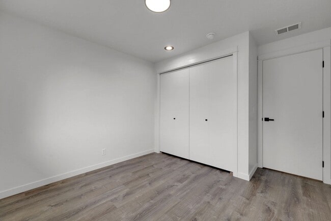Building Photo - Updated 3 bedroom 2 bath house in a great ...
