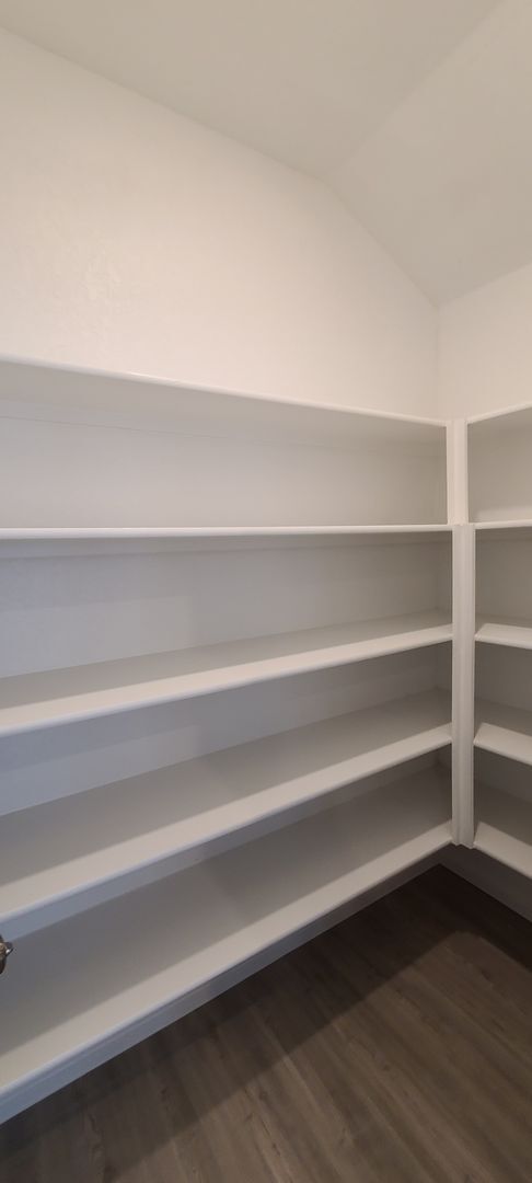 Building Photo - Luxury Vinyl Plank (No Carpet) /  Fridge I...