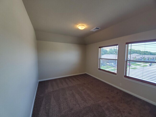 Building Photo - Beautiful Lavon home over 2600 sqft!