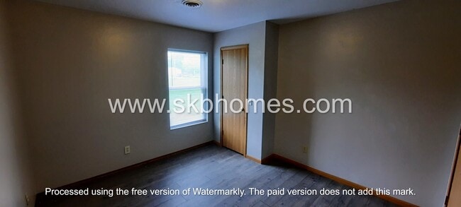 Building Photo - 207 N Northcutt Ave