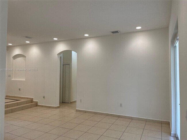 Building Photo - 7861 NW 159th Terrace
