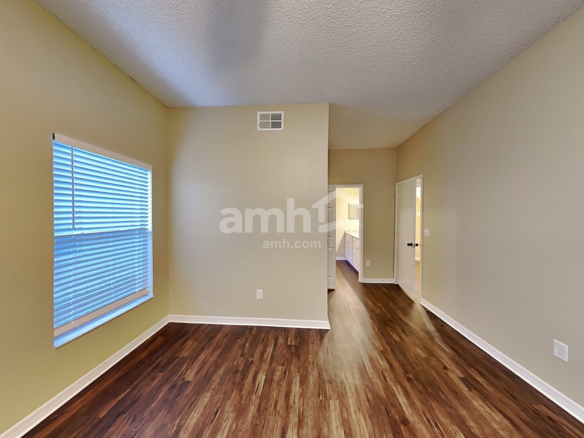 Building Photo - 119 Lancer Oak Dr