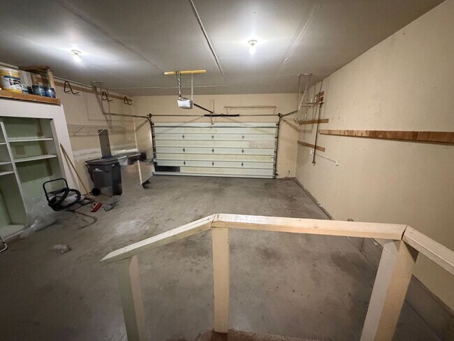 Building Photo - Beautifully updated 3-bedroom, 2-bathroom www.stillproperties.com