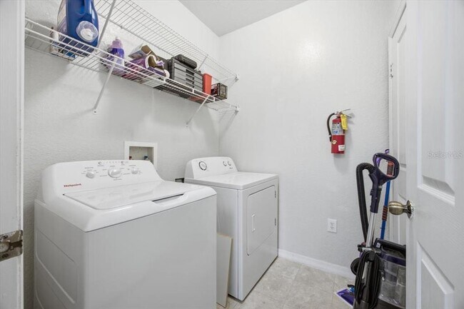 Building Photo - 4008 Hemingway Cir