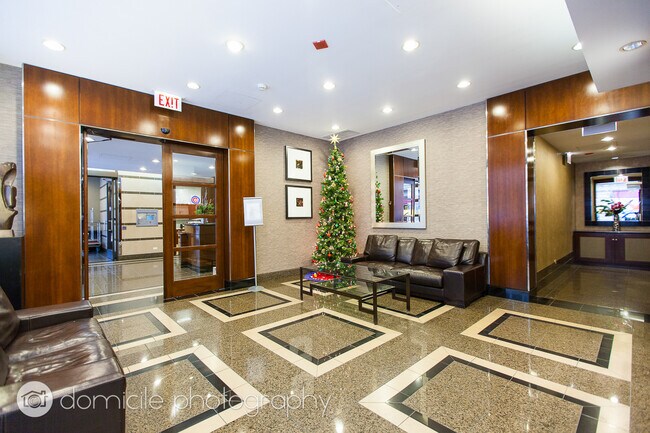 Building Photo - 30 E Huron St