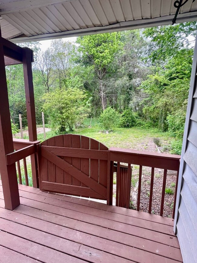 Building Photo - Beautiful Historic Kenilworth 3 bed, 1.5 b...