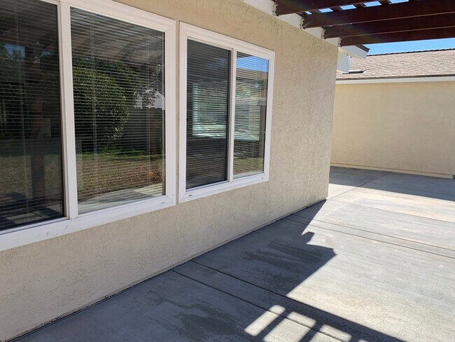 Building Photo - 856 Crystal Creek Ct