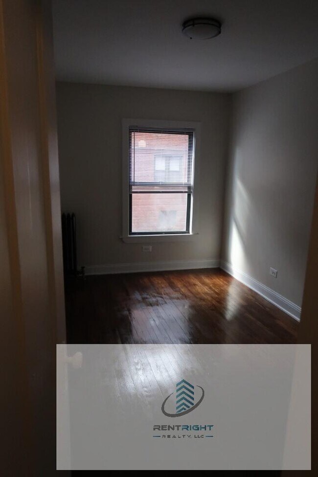 Building Photo - 1 bedroom in CHICAGO IL 60626