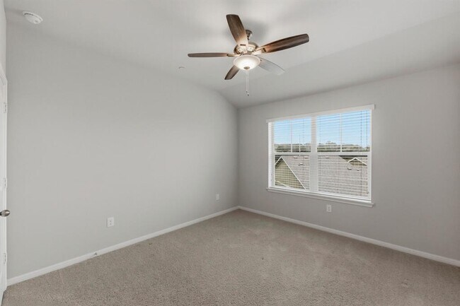 Building Photo - 516 E Slaughter Ln