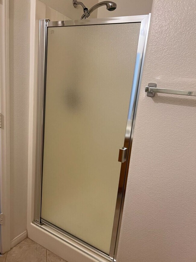 Building Photo - Summerlin North