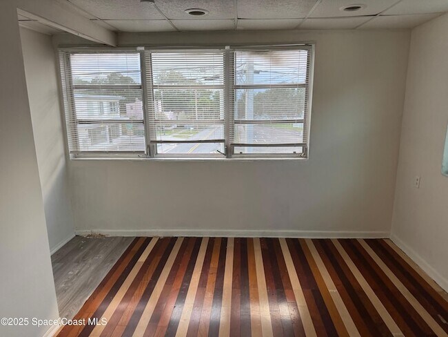 Building Photo - 808 Forrest Ave