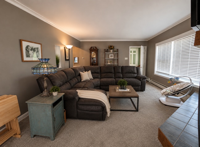 Building Photo - Charming 3BR/2BA Wauwatosa Home Near Parks & Shopping