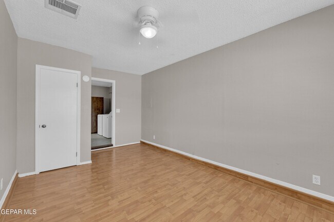 Building Photo - 228 Caribe Cir