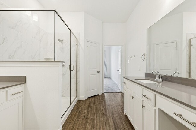 Building Photo - 7143 Buchanan Dr