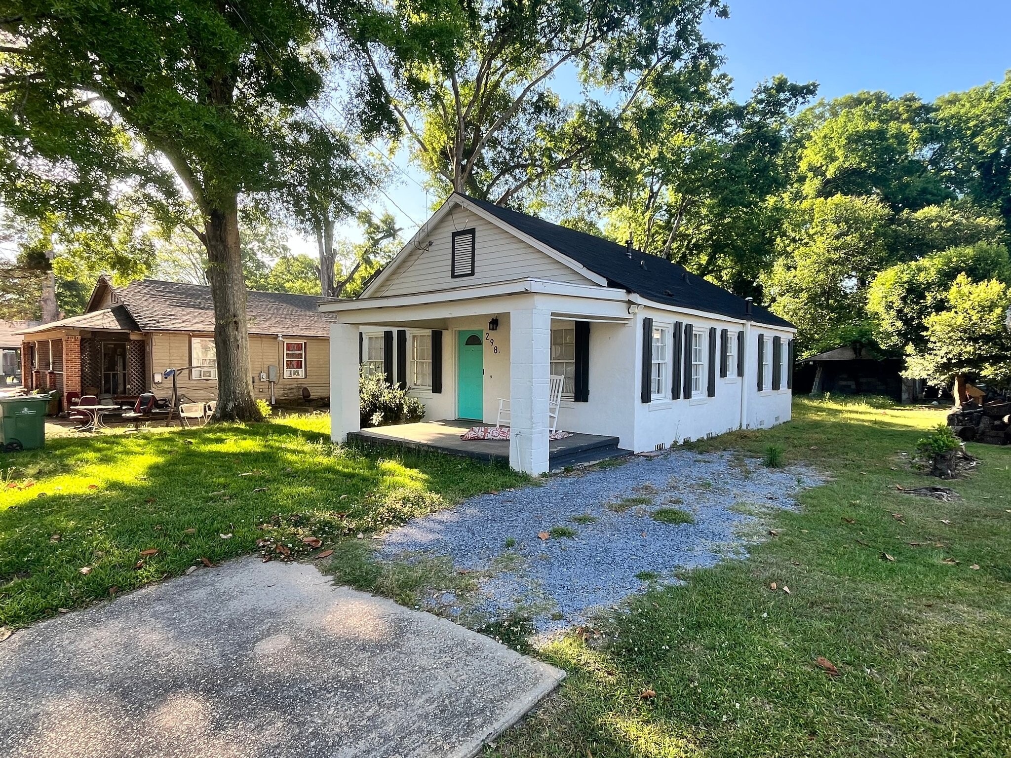 Building Photo - 298 Broadway St