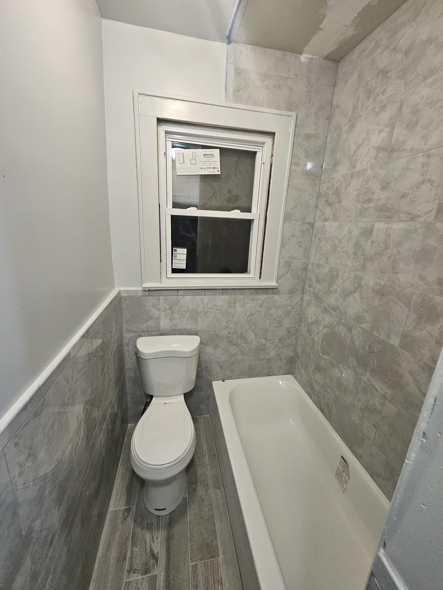 Bathroom - 63 Plymouth St