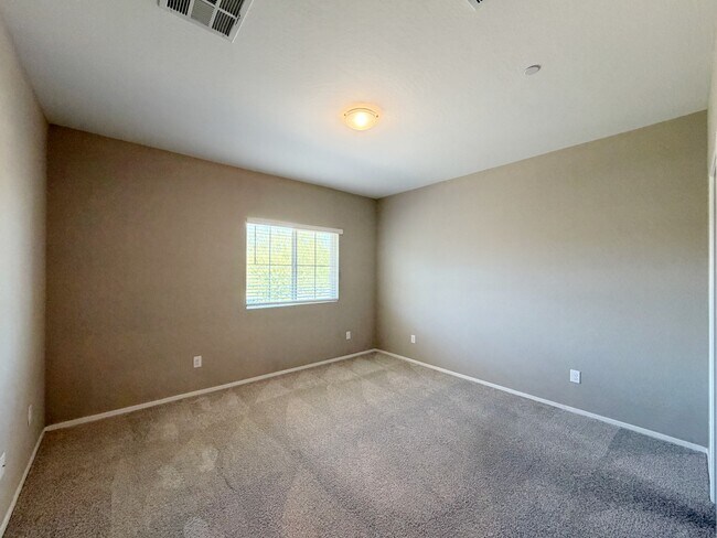 Building Photo - 4495 Vigny St