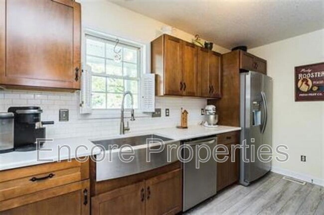 Building Photo - 209 Edward Ct