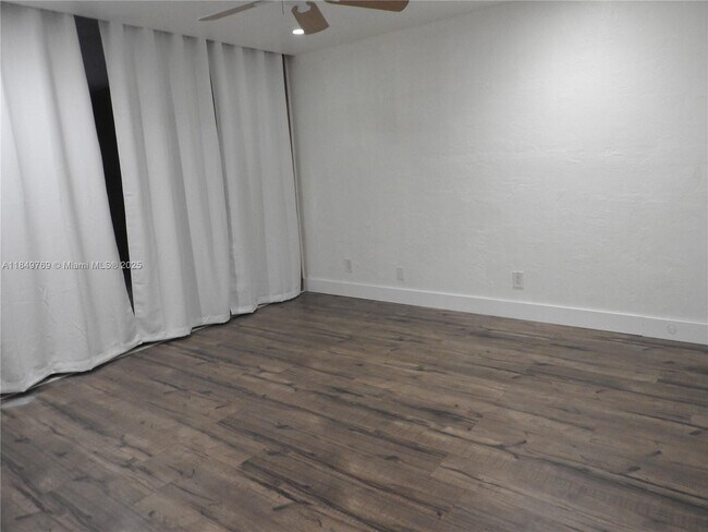 Building Photo - 6131 NW 34th Way