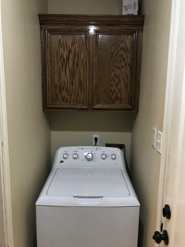 Building Photo - 15637 Finistere St