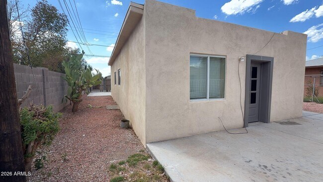 Building Photo - 6714 N 54th Ave