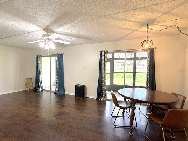 Building Photo - 2400 Forest Dr