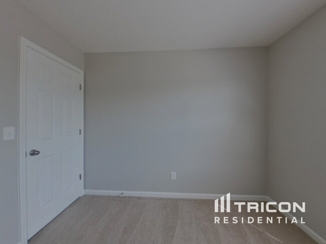 Building Photo - 3756 Wingfield Dr