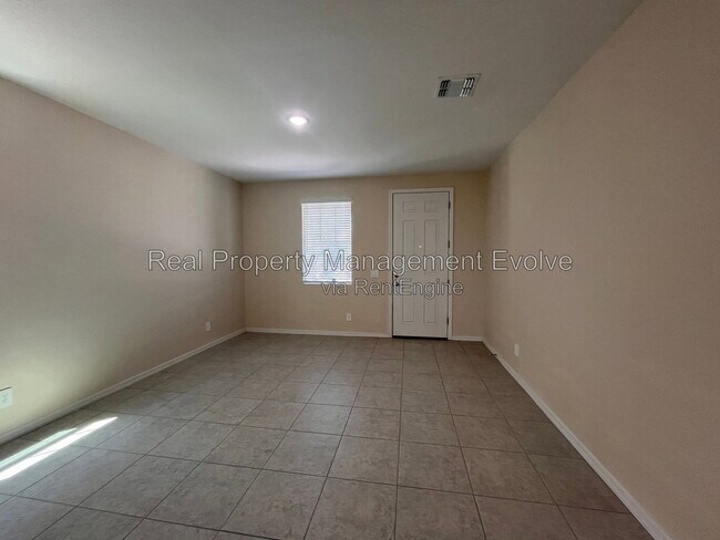 Building Photo - 4617 S 108th Ave