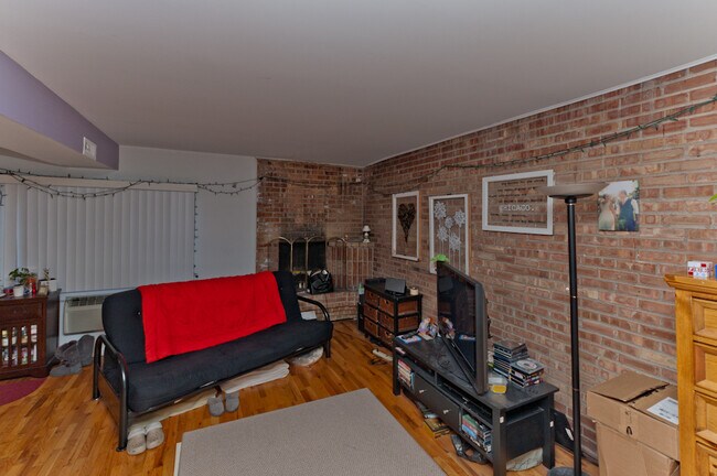 Building Photo - 2632 N Mildred Ave