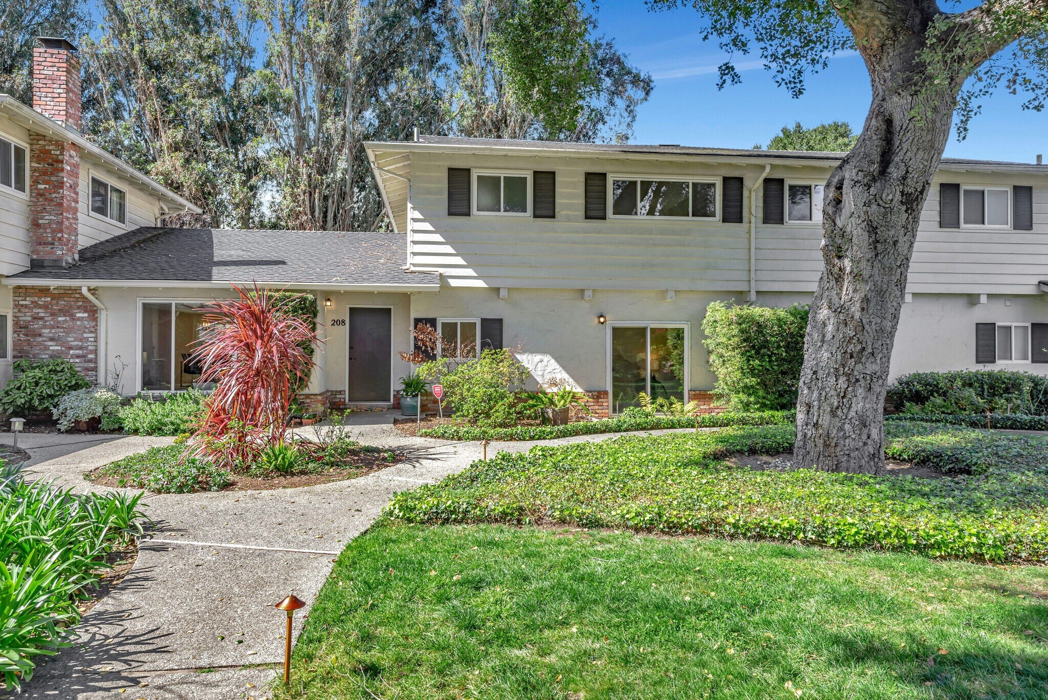 Building Photo - 208 Ravenswood Ave