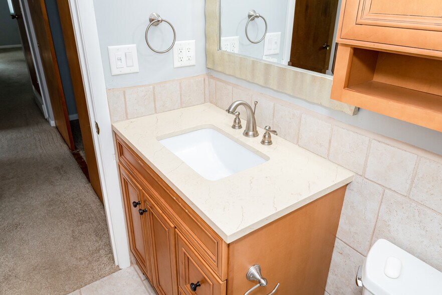 Building Photo - 1258 Westcliff Ct