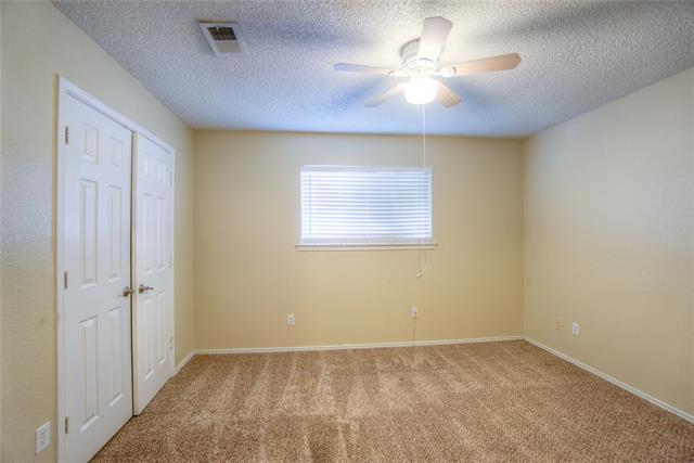 Building Photo - 2218 Meadowstone Dr