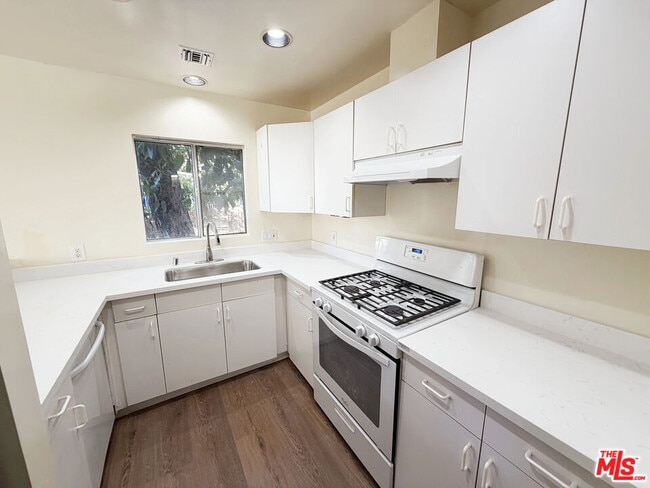 Building Photo - 103 N Chester Ave