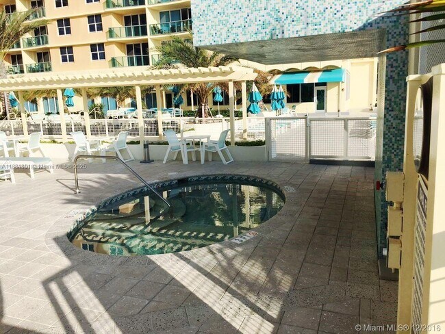 Building Photo - 2501 S Ocean Dr