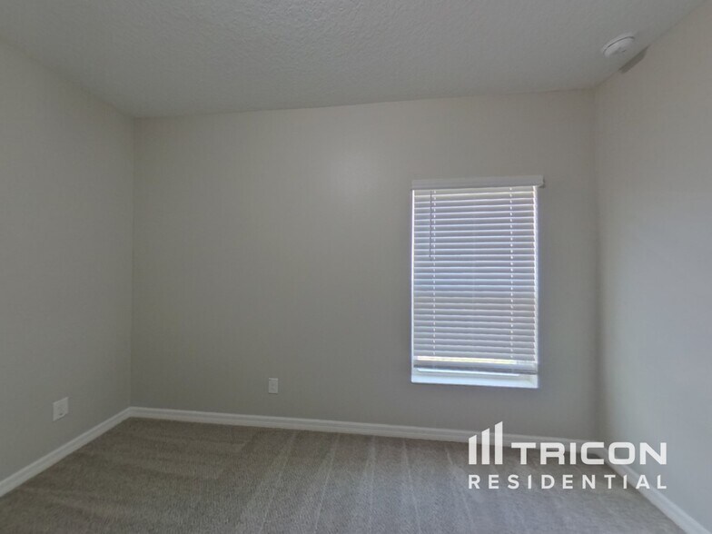 Building Photo - 203 Hydra Wy