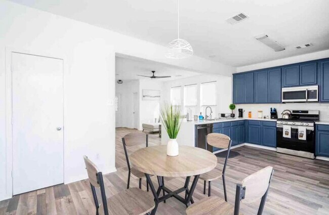 Building Photo - 8106 Fisher Glen Ln