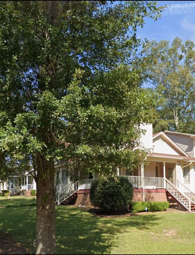 Building Photo - 100 Pear Tree Cir