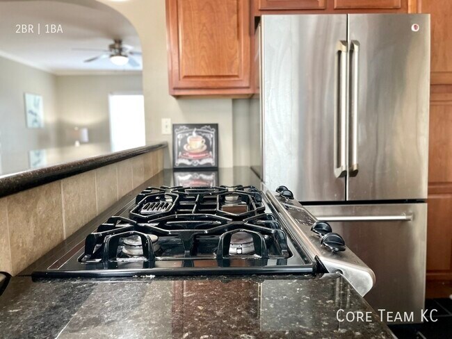 Building Photo - 1107 W 45th St