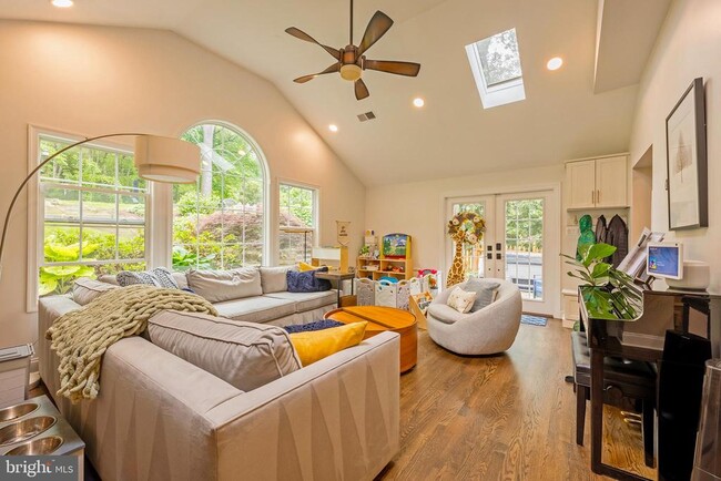 Building Photo - 4625 Willet Dr