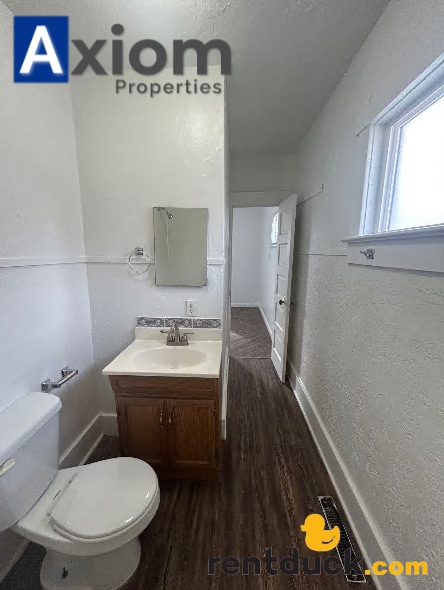 Building Photo - 217 W Sherman-