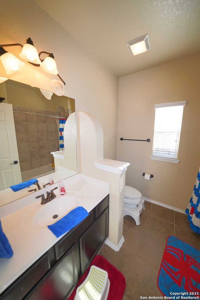 Building Photo - 1323 Kingbird Ct